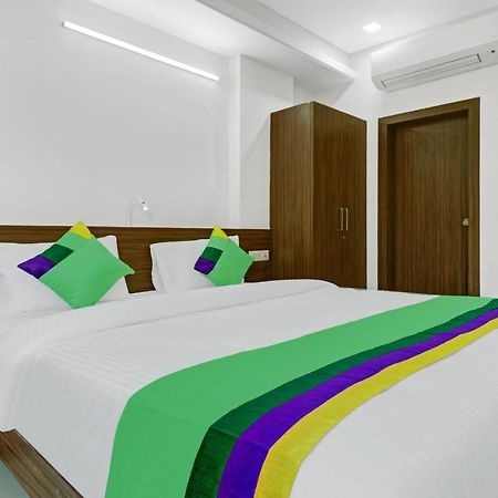 Treebo Raga Hotell Visakhapatnam Exteriör bild