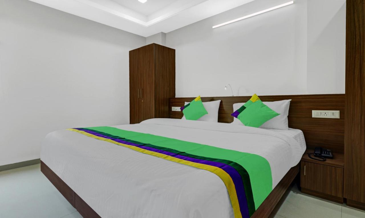 Treebo Raga Hotell Visakhapatnam Exteriör bild