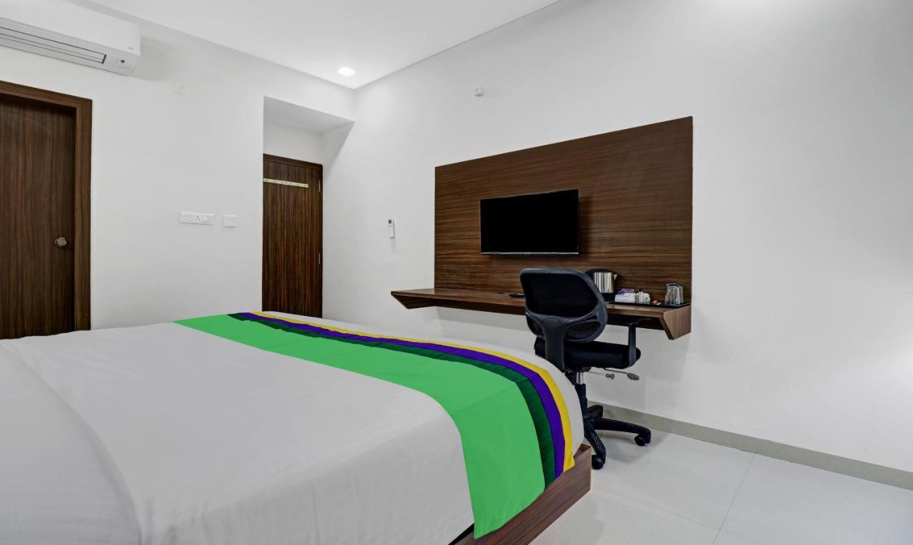 Treebo Raga Hotell Visakhapatnam Exteriör bild